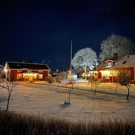 Aeventyrsgardens Vandrarhem, Kinnekulle Kallby Bagian luar foto
