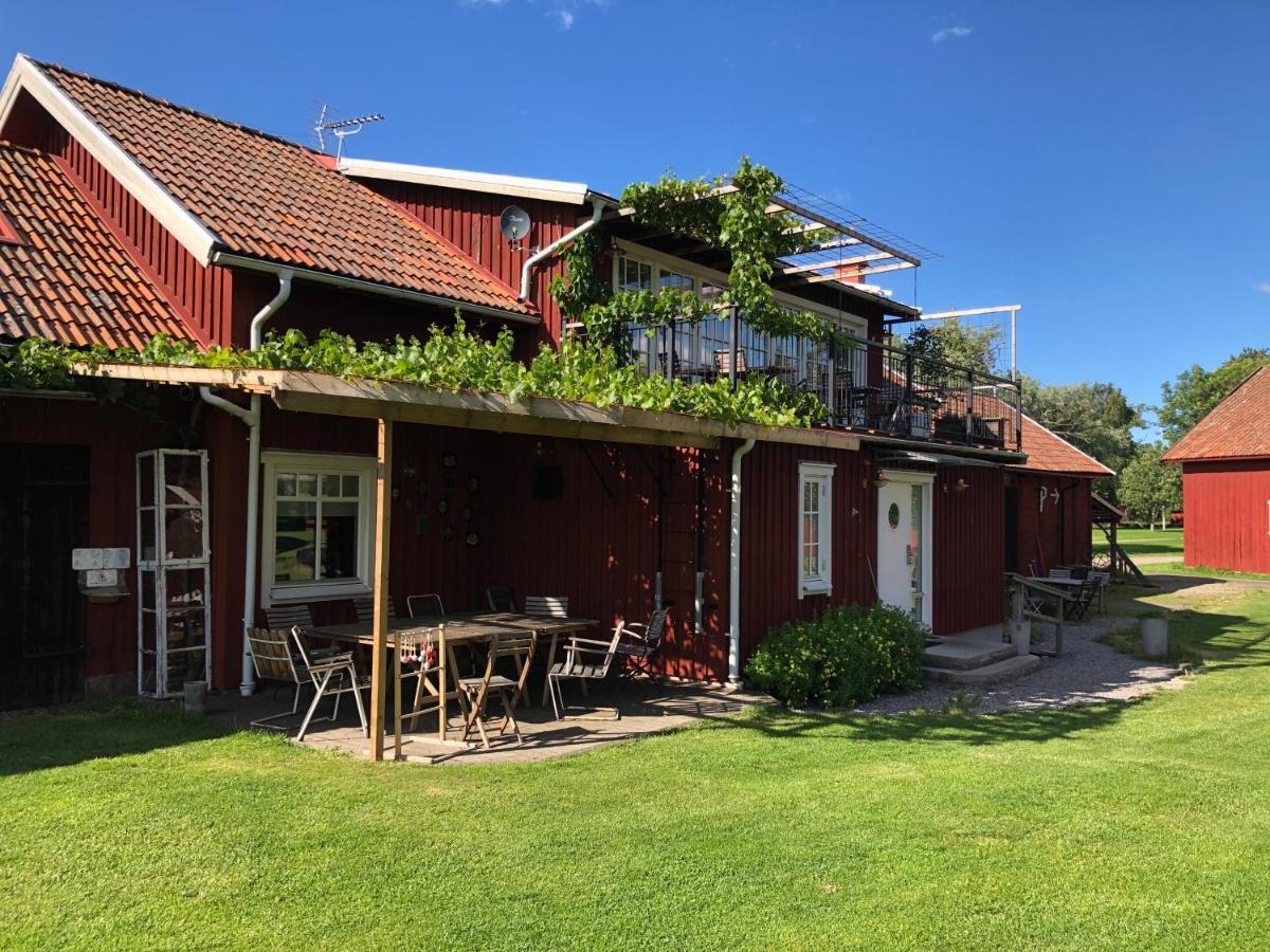 Aeventyrsgardens Vandrarhem, Kinnekulle Kallby Bagian luar foto
