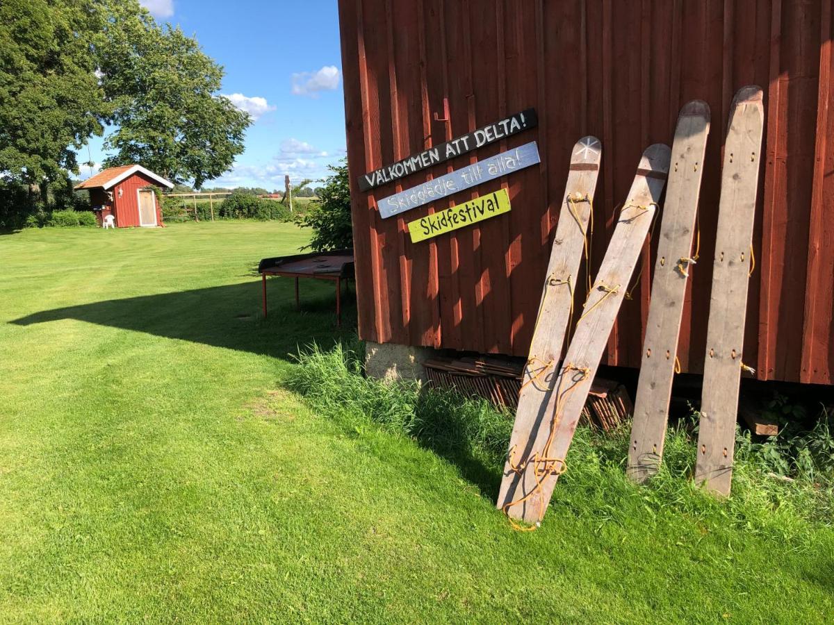 Aeventyrsgardens Vandrarhem, Kinnekulle Kallby Bagian luar foto