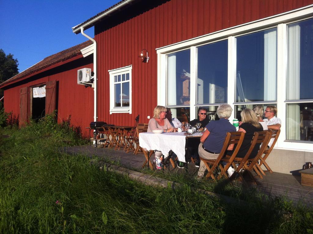Aeventyrsgardens Vandrarhem, Kinnekulle Kallby Bagian luar foto