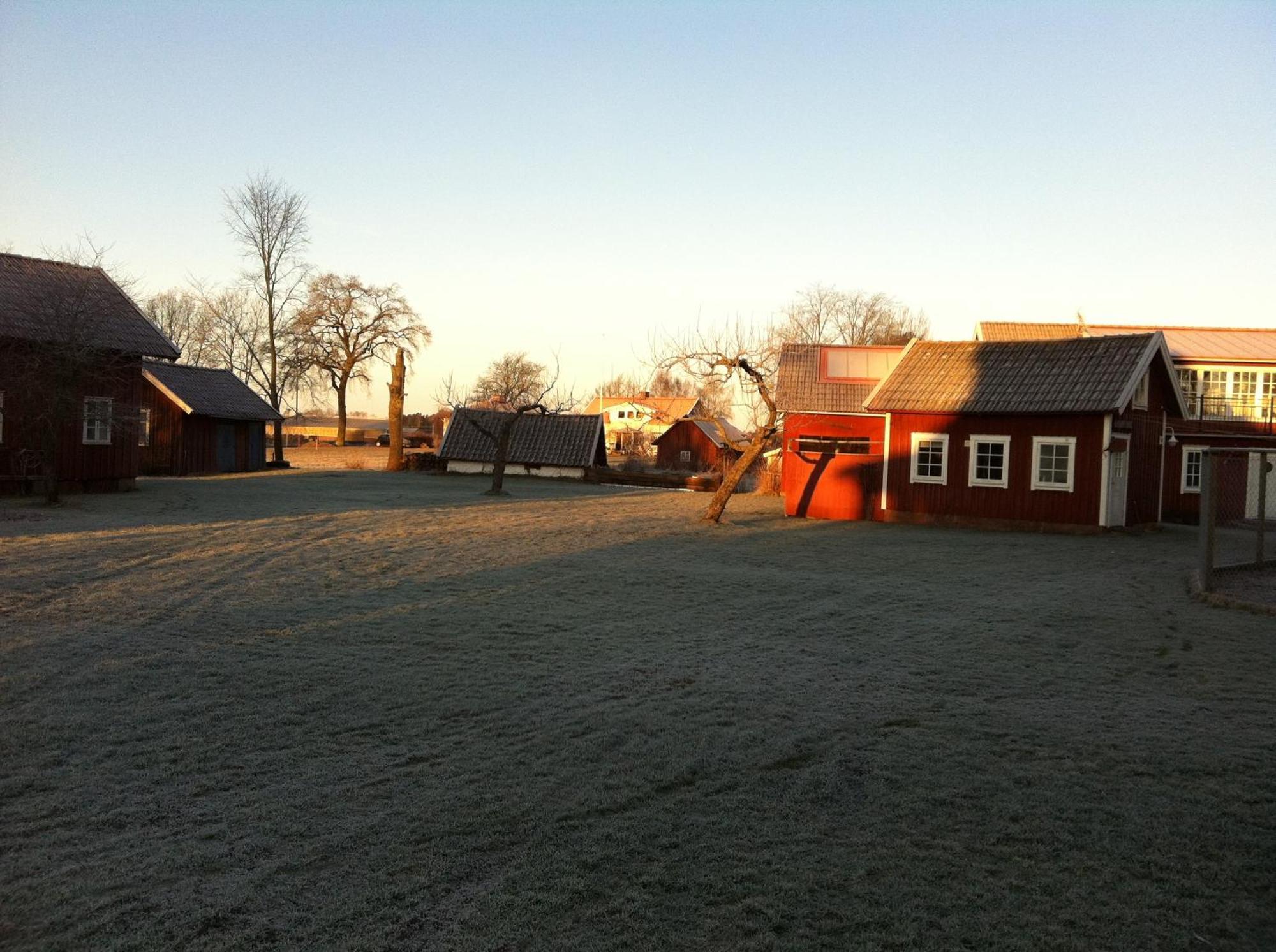 Aeventyrsgardens Vandrarhem, Kinnekulle Kallby Bagian luar foto