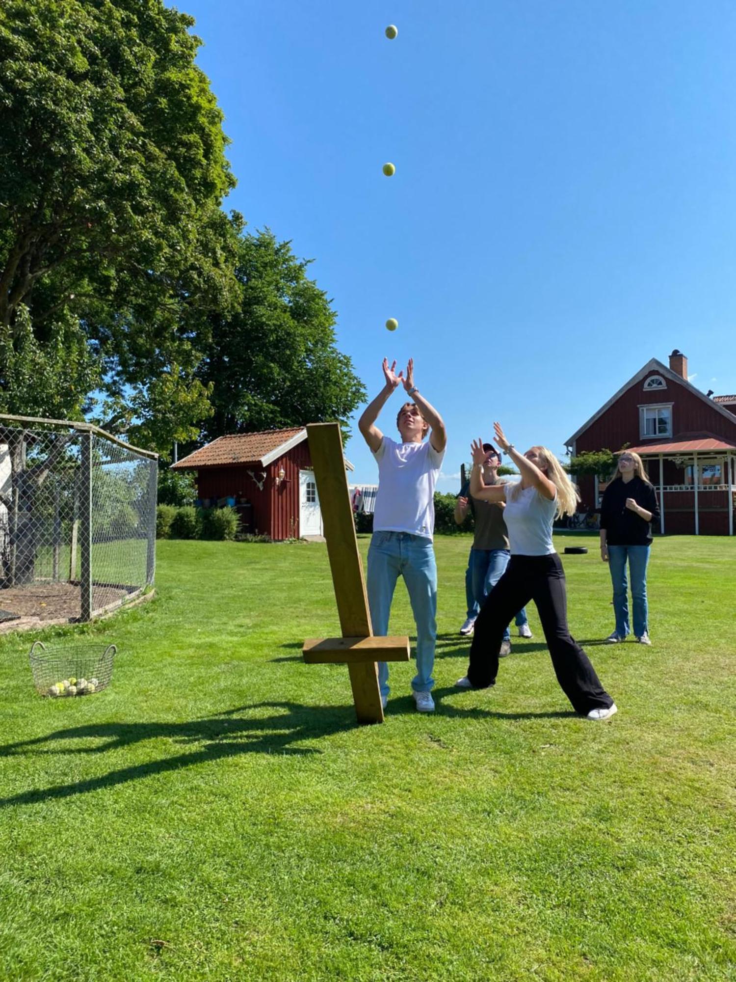 Aeventyrsgardens Vandrarhem, Kinnekulle Kallby Bagian luar foto