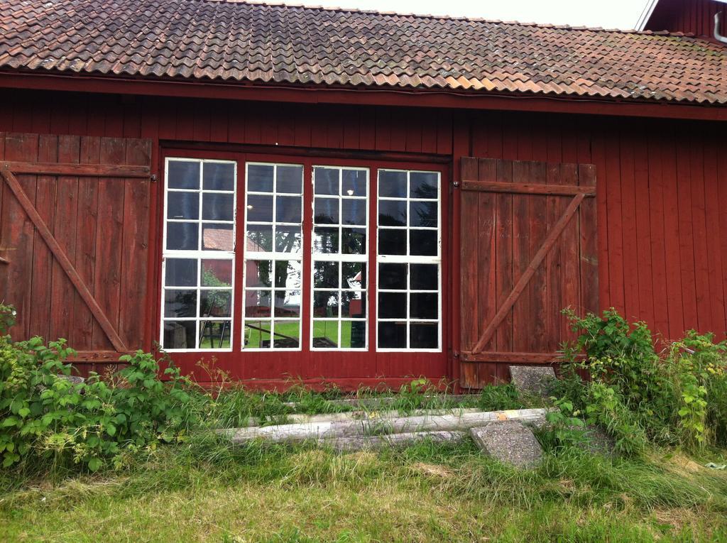 Aeventyrsgardens Vandrarhem, Kinnekulle Kallby Bagian luar foto