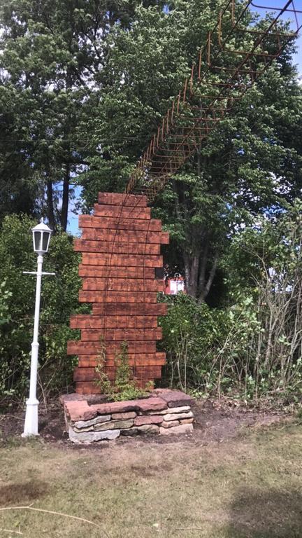Aeventyrsgardens Vandrarhem, Kinnekulle Kallby Bagian luar foto