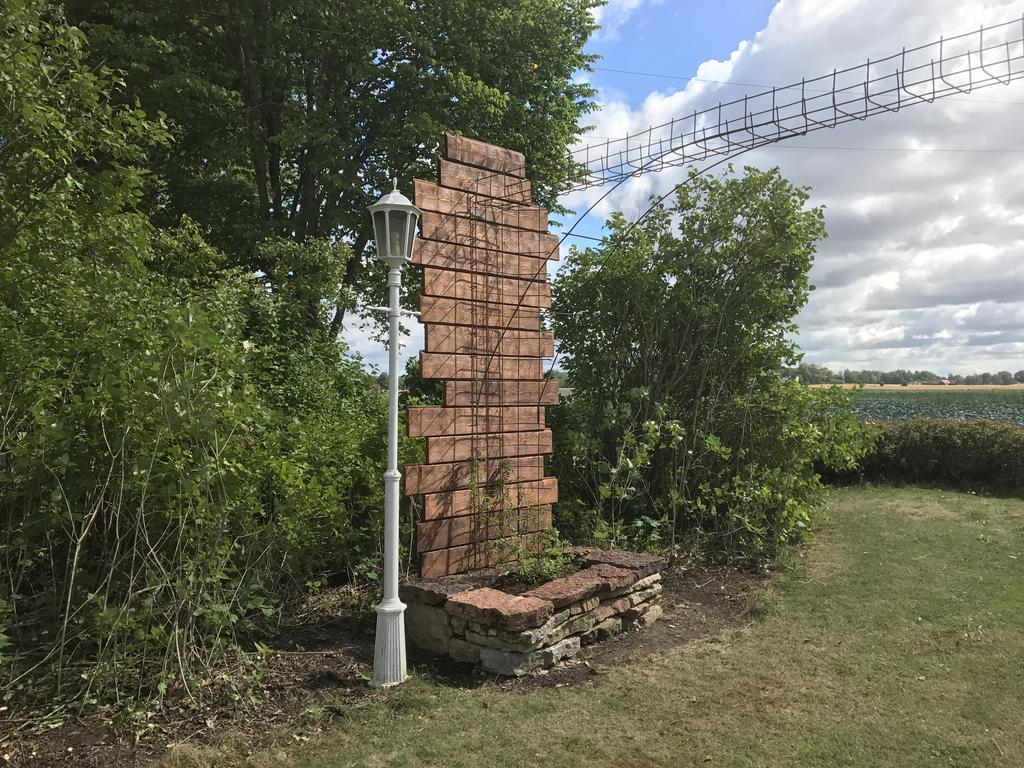 Aeventyrsgardens Vandrarhem, Kinnekulle Kallby Bagian luar foto